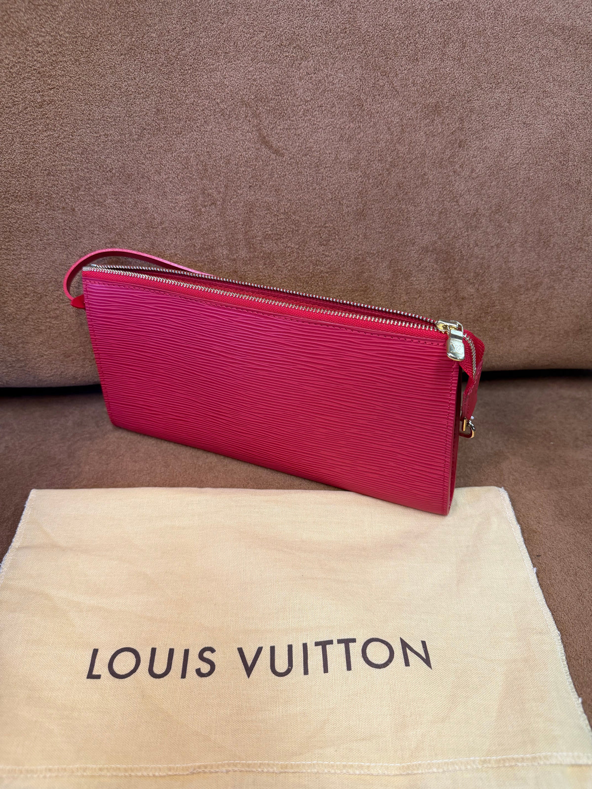 Louis Vuitton Pochette Accessoires in Epi Leather