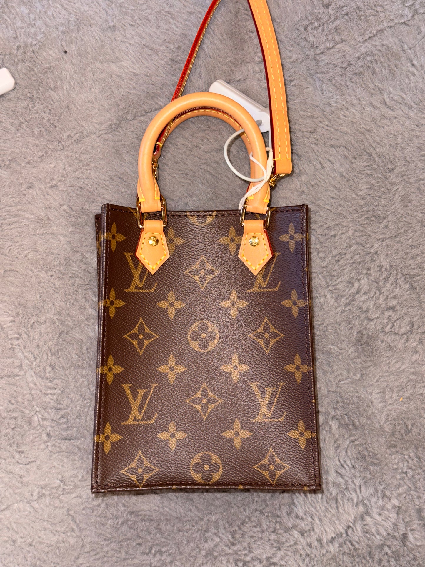 Louis Vuitton Petit Sac Plat