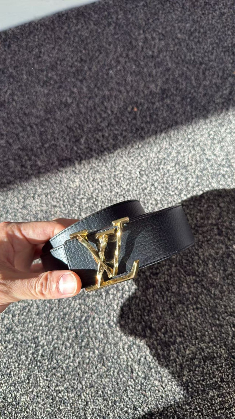 Louis Vuitton Belt Not visible Black and Gold