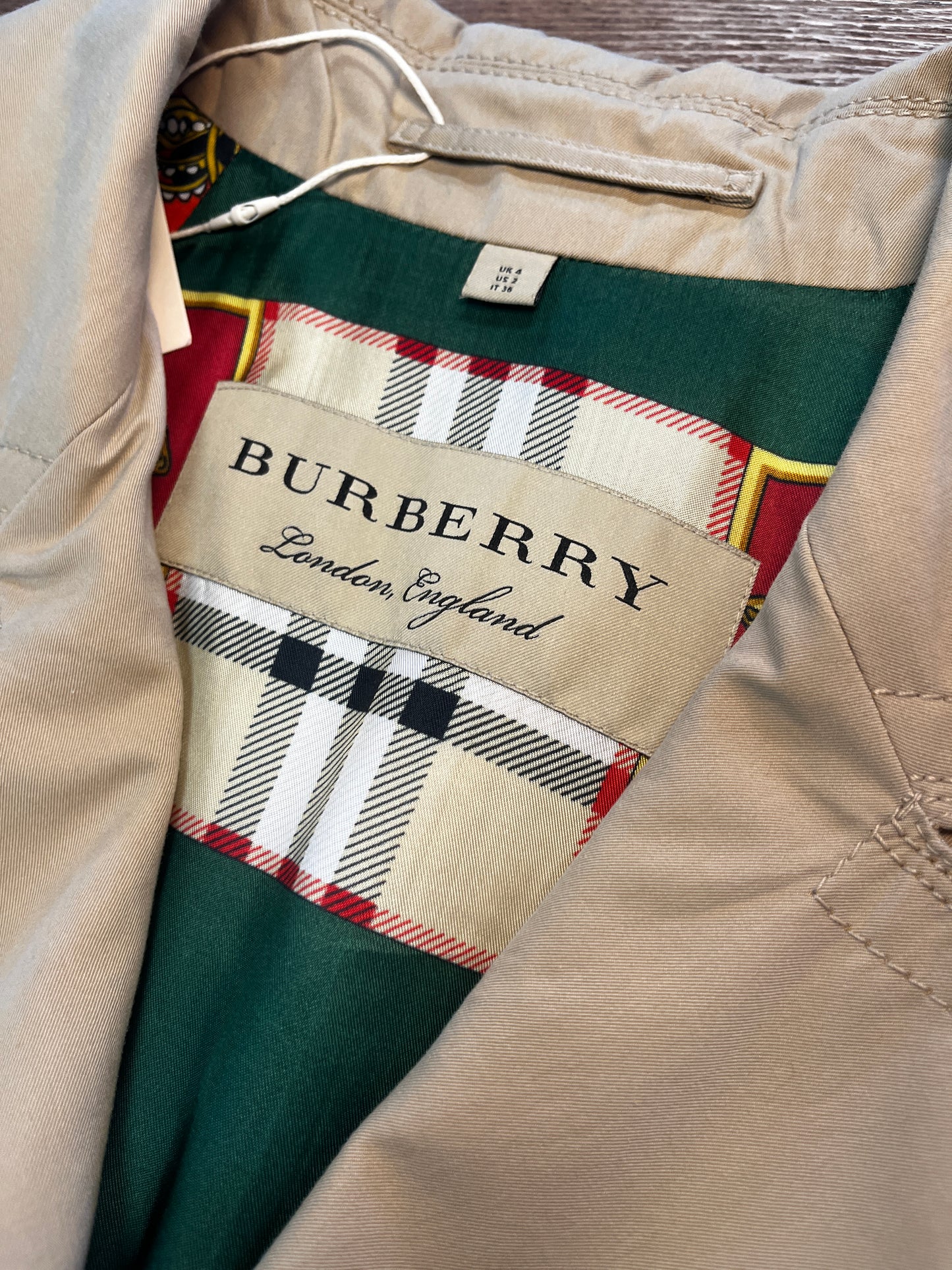 Burberry Double-Breasted Trench Coat (Classic Style)