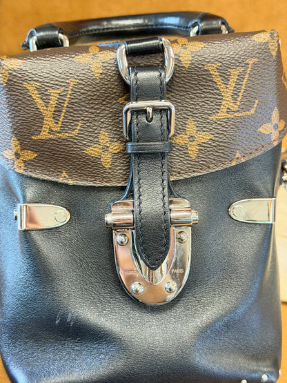 Louis Vuitton Bag in Canvas & Black Leather