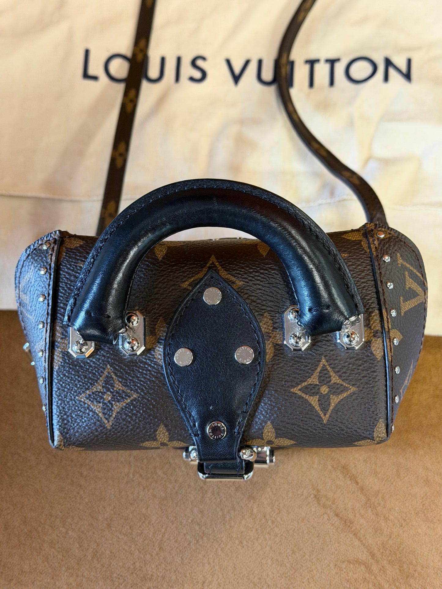 Louis Vuitton Bag in Canvas & Black Leather