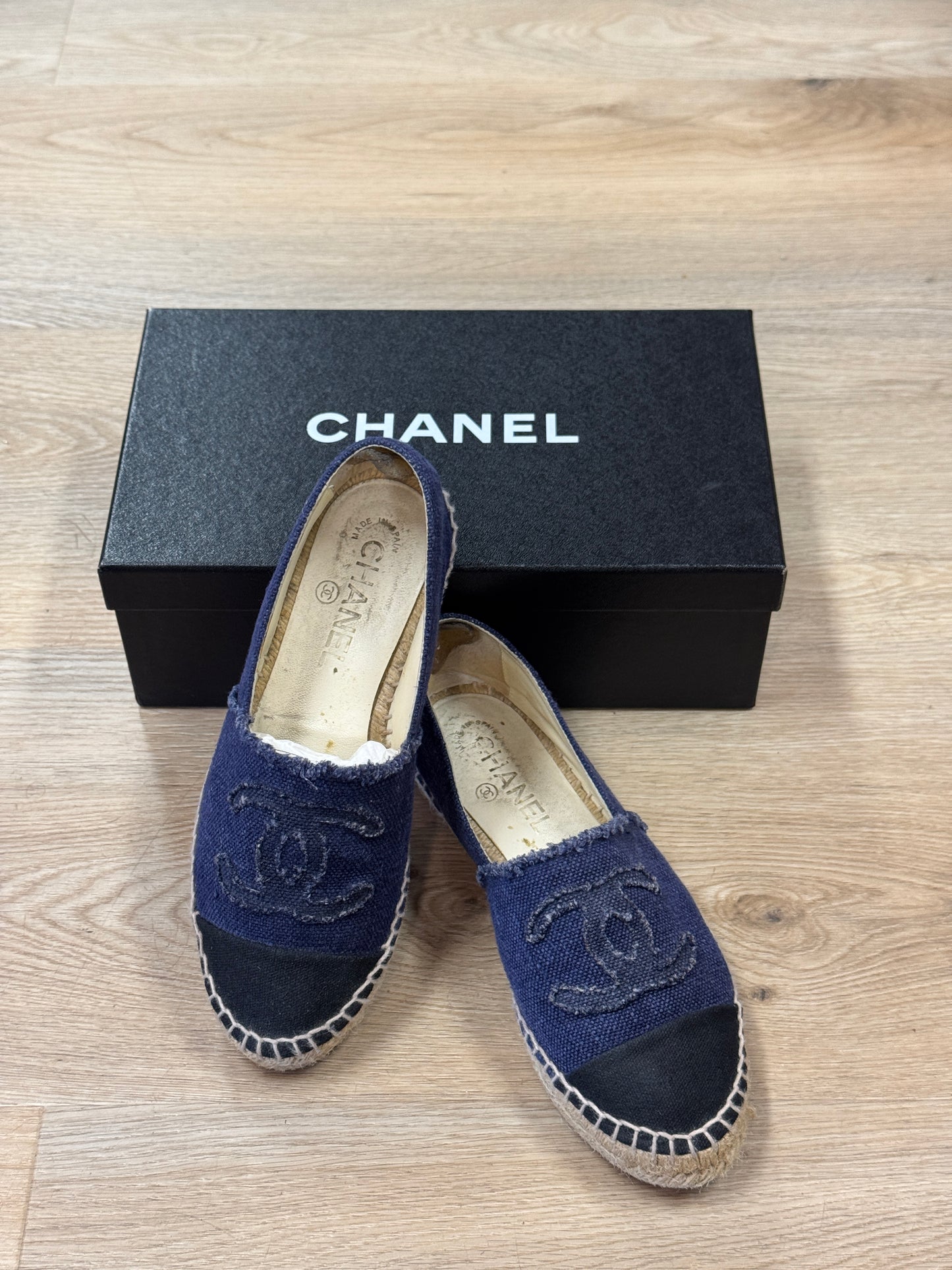 Chanel CC Logo Cap-Toe Espadrilles (Navy Denim)