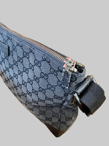 Gucci GG Canvas Medium Messenger Bag