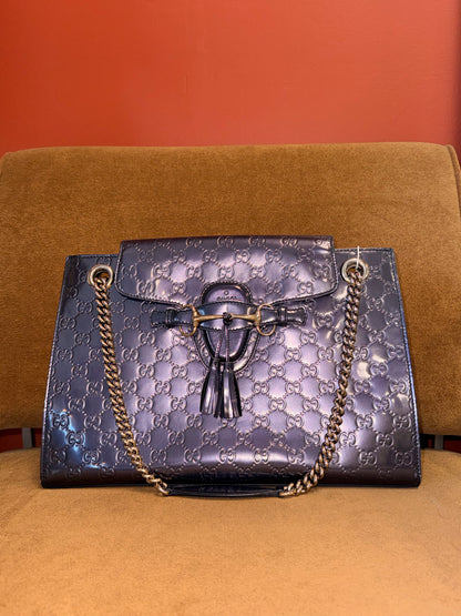 Patent leather chain shoulder bag in dark violet