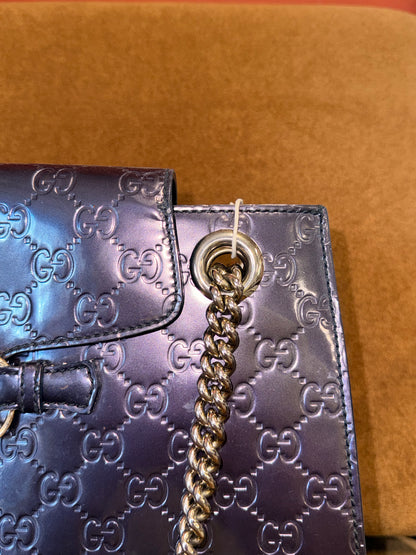 Patent leather chain shoulder bag in dark violet