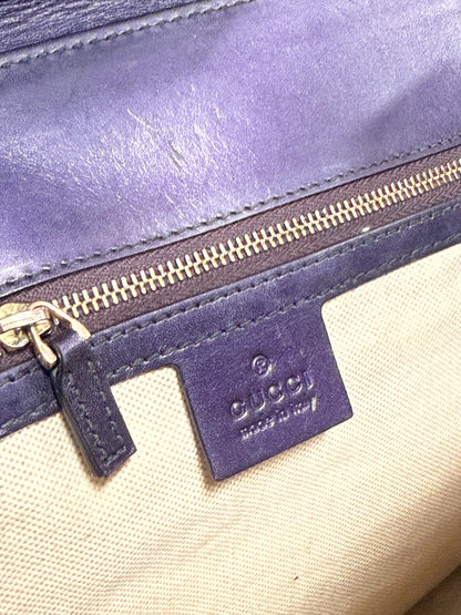 Patent leather chain shoulder bag in dark violet