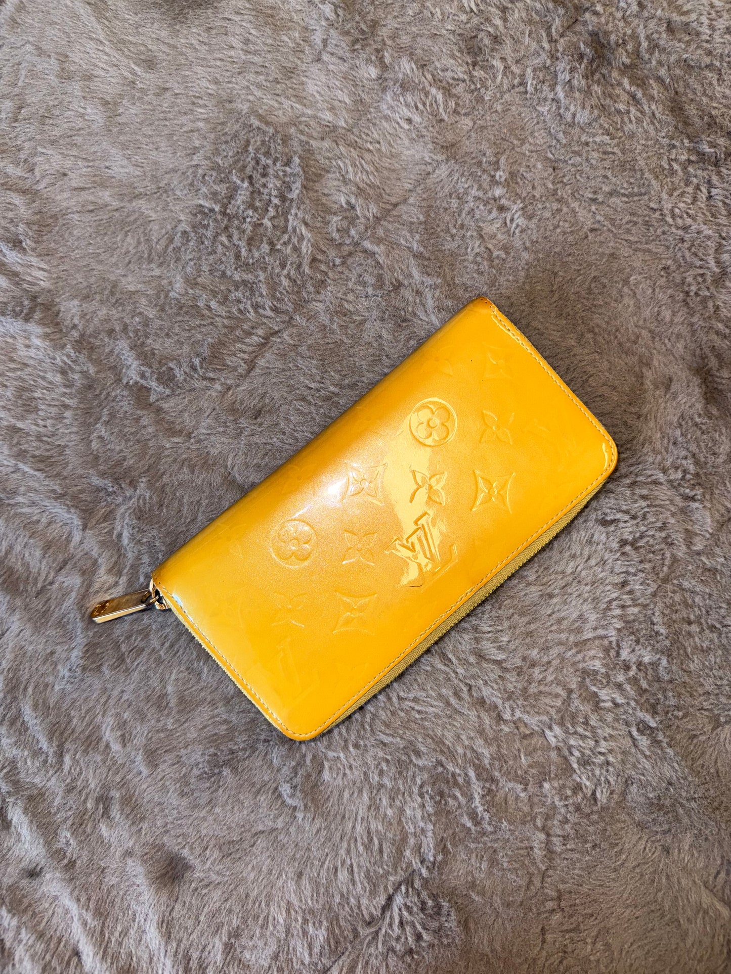 Louis Vuitton Monogram Vernis Zippy Wallet