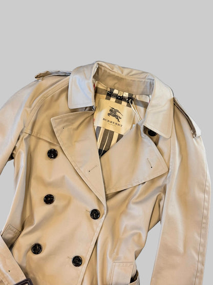 Burberry Kensington Heritage Trench Coat